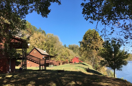 Calico Rock Cabin | Cabin on the White River with WOOD BURNING FIREPLACE