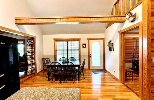 Calico Rock Cabin | Cabin on the White River w/Wood Burning Fireplace