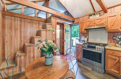 Dabolt Cabin | Cabin on Working Highland Cattle Farm in Kentucky