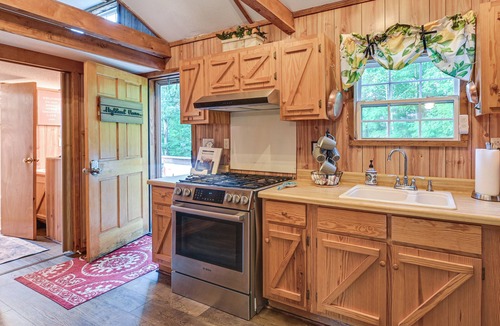 Dabolt Cabin | Cabin on Working Highland Cattle Farm in Kentucky