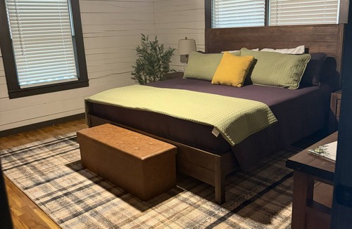 Vein Mountain Bed & Breakfast | Cabin Outside, Farmhouse Inside - Private Room w/Shared Bath