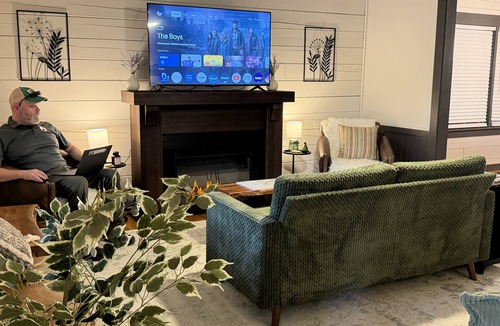 Vein Mountain Bed & Breakfast | Cabin Outside, Farmhouse Inside - Private Room w/Shared Bath