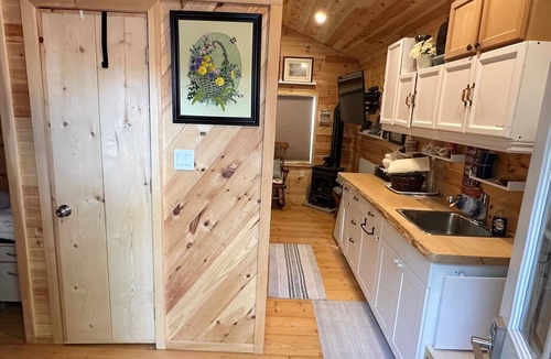 Waubaushene Cabin | Cabin peace and cozy on Tay Trail Georgian Bay, Ski/Snowboard/Snowmobile/Walks