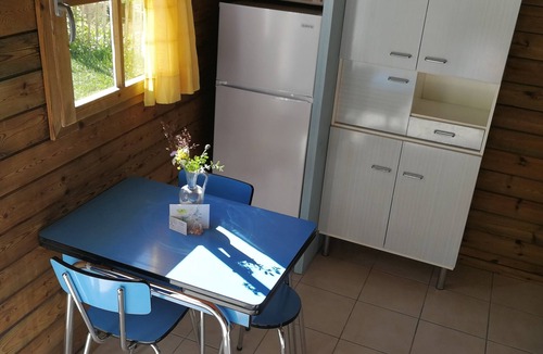 La Salvetat-sur-Agout Ski Chalet | Cabin, private jacuzzi in the heart of the woods