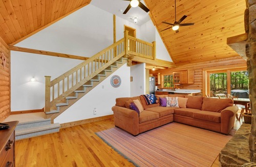 Seneca Cabin | Cabin Retreat 3 mi to Clemson & 1 mi to Hartwell