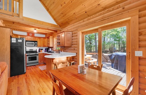 Seneca Cabin | Cabin Retreat 3 mi to Clemson & 1 mi to Hartwell