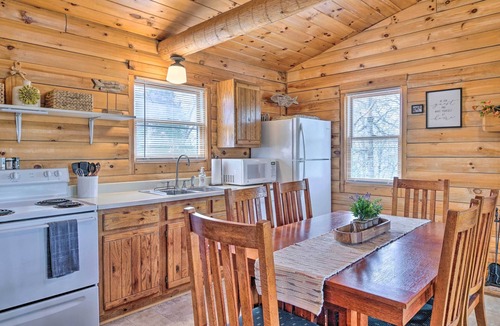 Shell Knob Cabin | Cabin Retreat on Table Rock Lake w/Fire Pit!