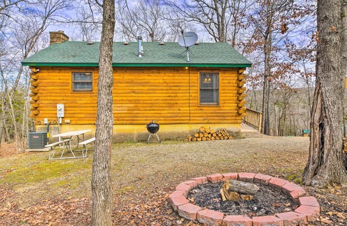 Shell Knob Cabin | Cabin Retreat on Table Rock Lake w/Fire Pit!