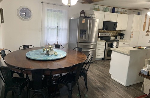 Doniphan House | Cabin Right on Current River, conveniently located close to town.