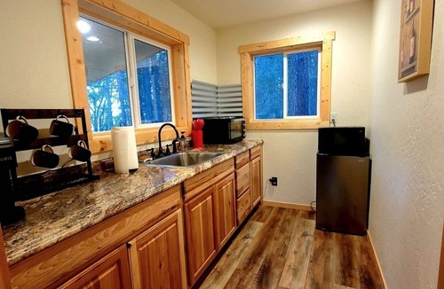 Murphy Cabin | Cabin Serenity at Applegate Winery