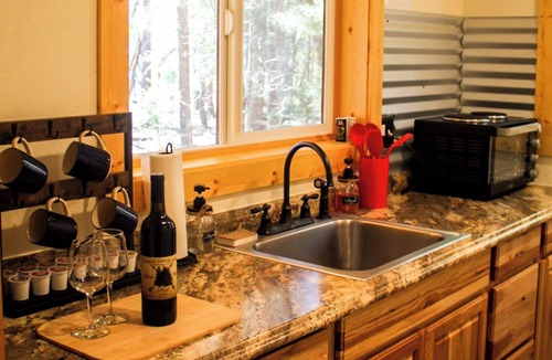 Murphy Cabin | Cabin Serenity at Applegate Winery