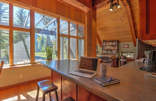 Redstone Cabin | Cabin Situated on Crystal River, Fishermen`s Dream