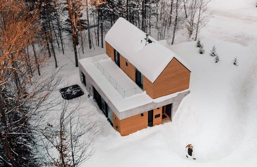 Lac Superieur Village Ski Chalet | Cabin Spahaus
