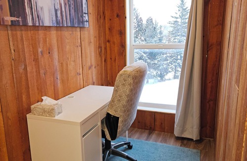 New Bothwell Apartment | Cabin Style Private Studio