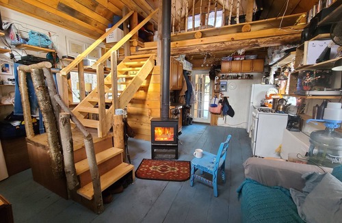 Jamaica Cabin | Cabin-Swim-Brook View-Woodfired Sauna-Firepit-Woodstove-7 min to Stratton-Dog OK