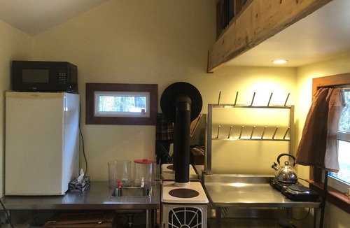 Balderson Cabin | Cabin/Tiny Home for Two