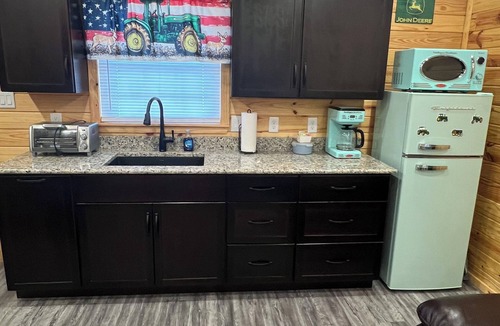 Lee County Cabin | Cabin Unit 2 of 6 with 1 bedroom and WiFi, AC in serene Paige
