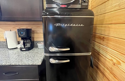 Paige Cabin | Cabin Unit 6 of 6 with AC and WiFi in lovely Paige