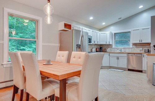 Brant Lake Cabin | Cabin w/Beach Access in Brant Lake: Dogs Welcome!