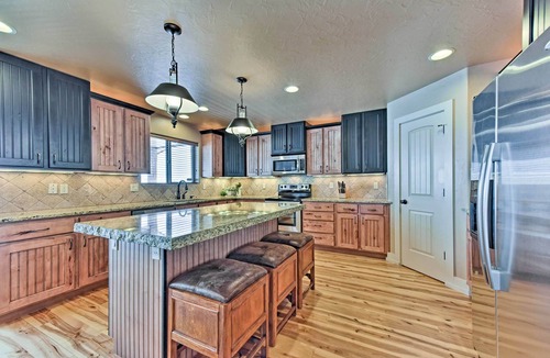 Sweetwater Cabin | Cabin w/Beach Access, Sport Court, Hot Tub & View