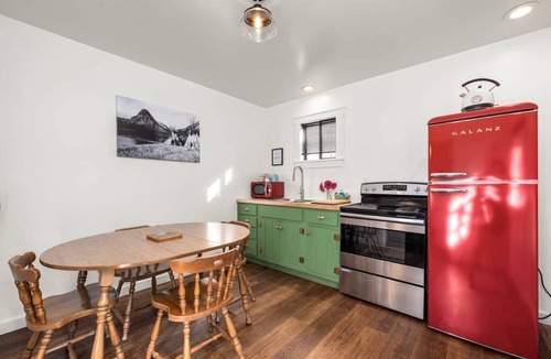 East Glacier Park Village House | Cabin w/Double Queen & full Kitchen. Jacobson's Cottages