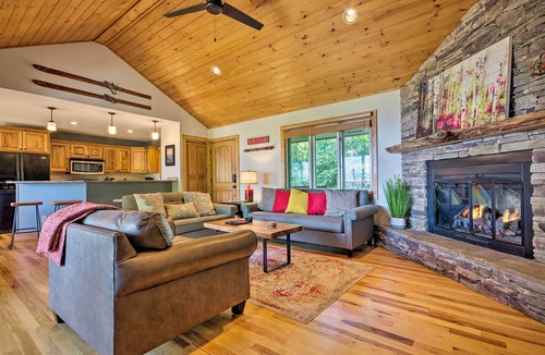 Blowing Rock House | Cabin w/Fireplace & Mountain Views: 5 Mi to Boone