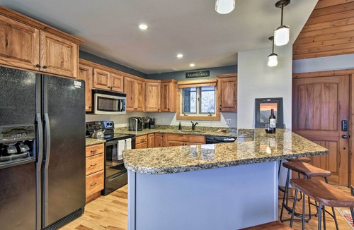 Blowing Rock House | Cabin w/Fireplace & Mountain Views: 5 Mi to Boone