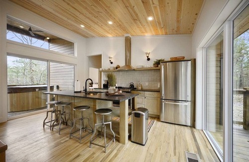 Broken Bow Cabin | Cabin w/Heated Pool, Pickleball Court Access & Spacious Deck