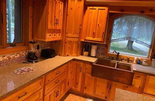 Kesley House | Cabin w/Hot Tub on the River