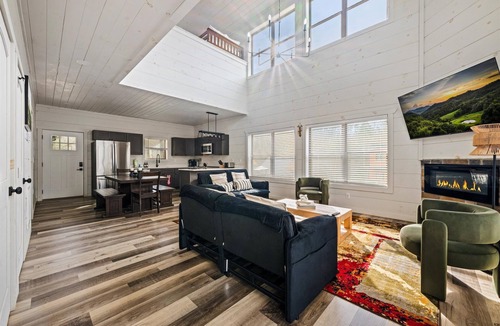 Pigeon Forge Cabin | Cabin w/indoor pool & game room