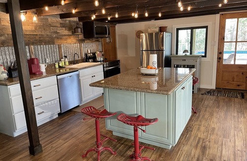 Cleveland House | Cabin w Pool - Serene & Secluded - 1 HR From Houston