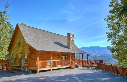 Gatlinburg Cabin | Cabin w/Private Pool-Theater-Mountain View-Game Room