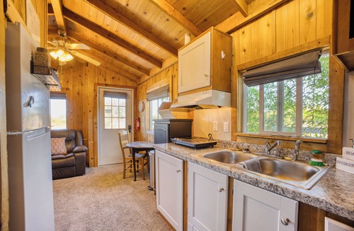 Aurora Cabin | Cabin with a View, pet friendly pets only