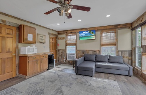 East Fultonham Cabin | Cabin with Character