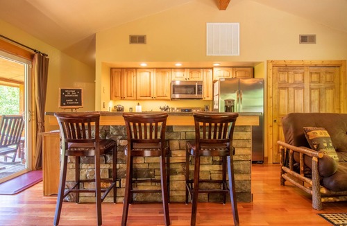 Cherokee Cabin | Cabin with River View located between Cherokee & Bryson City, 5 miles to casino!