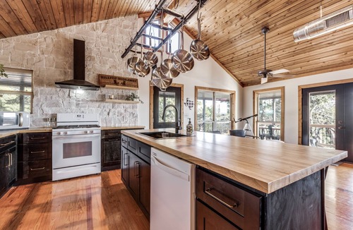 Paluxy Cabin | Cabin with Views, AMAZING POOL, Pickleball, & Game Building on 16 Acres!