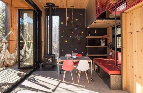 Eastman Cabin | Cabin Zoobox 56 Summa