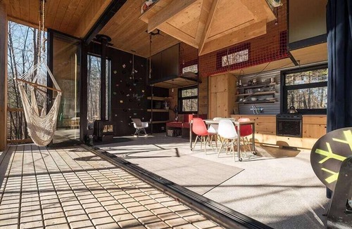 Eastman Cabin | Cabin Zoobox 56 Summa