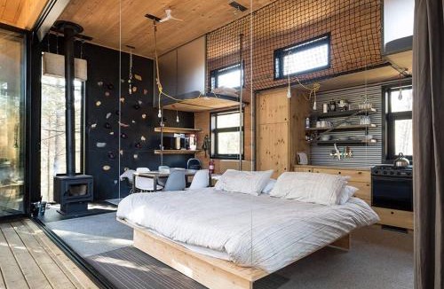 Eastman House | Cabin Zoobox 65