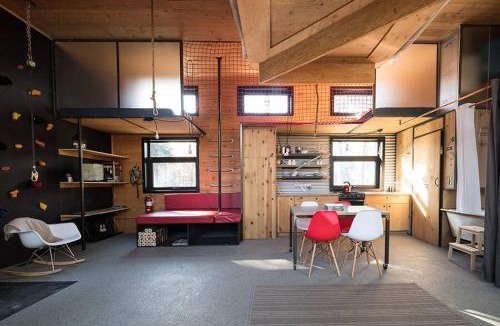 Eastman House | Cabin Zoobox 66