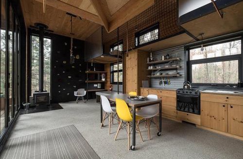 Eastman House | Cabin Zoobox 68