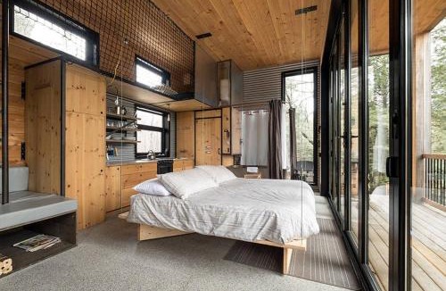 Eastman House | Cabin Zoobox 68