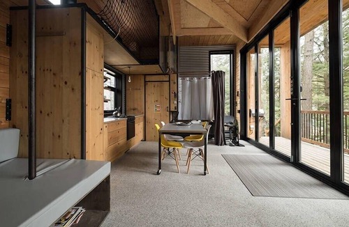 Eastman Cabin | Cabin Zoobox 68 Summa