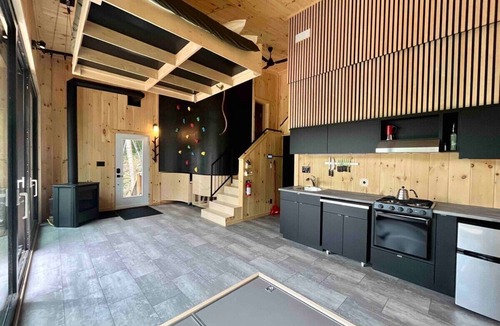Eastman Cabin | Cabin Zoobox 79 Summa