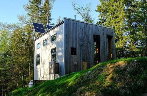 Eastman House | Cabin Zoobox 83
