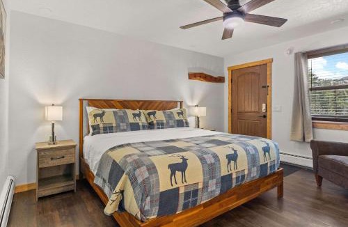 Estes Park Apartment | Cabin15 - King bed Hotel Style Unit