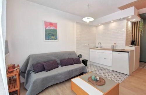 La Grande-Motte Apartment | Cabine cosy et élégante aux berges du ponant