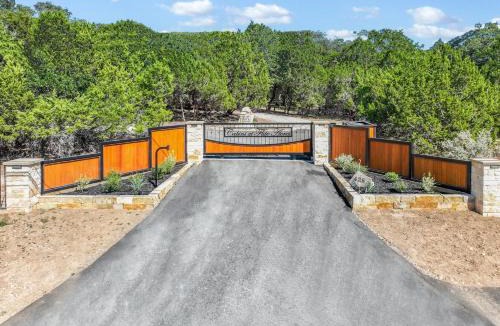 Wimberley House | Cabins at Flite Acres - Desert Willow