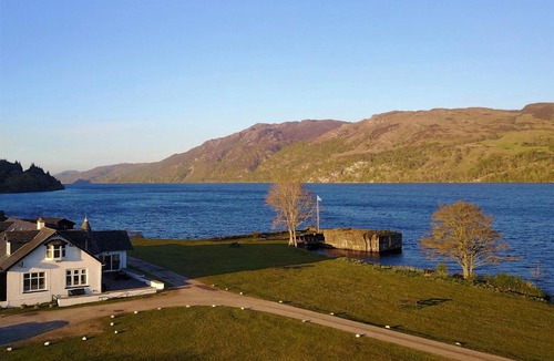 Fort Augustus Apartment | Cabins at Old Pier House