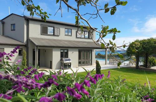 Oneroa Villa | Cable Bay Luxury Villa